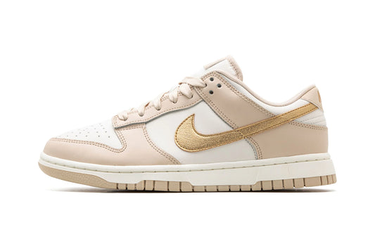 Dunk Low Phantom Metallic Gold